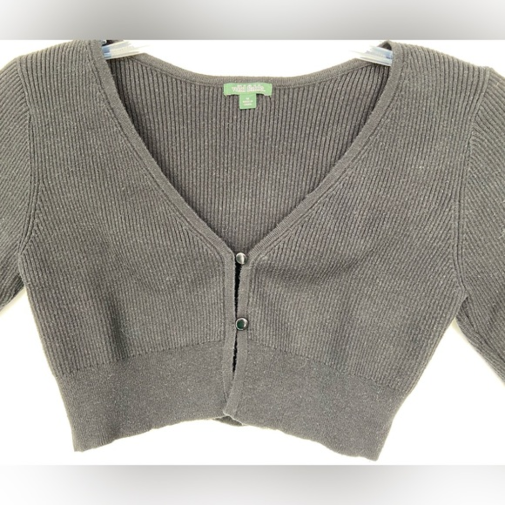 Wild Fable, Long Sleeve, v - neck,‎ Cropped Black Sweater, size M